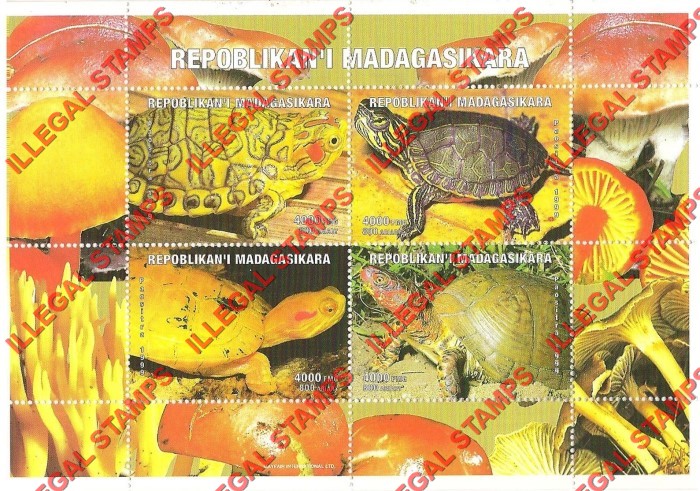Madagascar 1999 Turtles Illegal Stamp Souvenir Sheet of Four