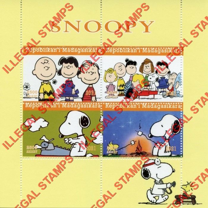 Madagascar 2021 Snoopy Charlie Brown Cartoons Illegal Stamp Souvenir Sheet of 4