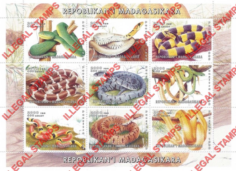 Madagascar 1999 Snakes Illegal Stamp Sheetlet of Nine