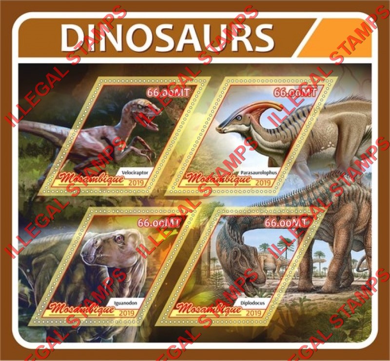  Mozambique 2019 Dinosaurs Counterfeit Illegal Stamp Souvenir Sheet of 4